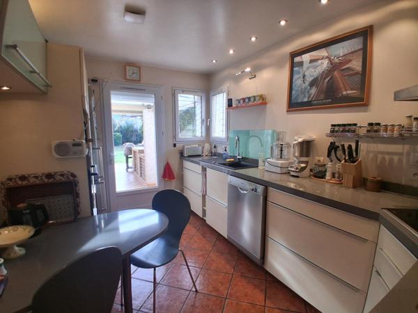 Villa 149 m² - 1238 m² - 4 ch + bureau - piscine