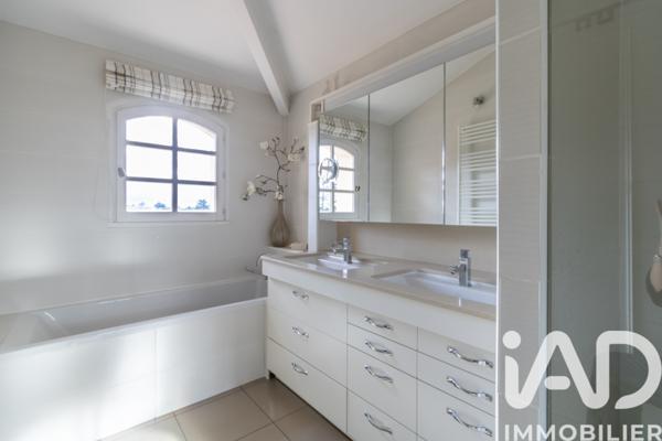 Maison à vendre 8 pièces 284 m² Saint-Priest