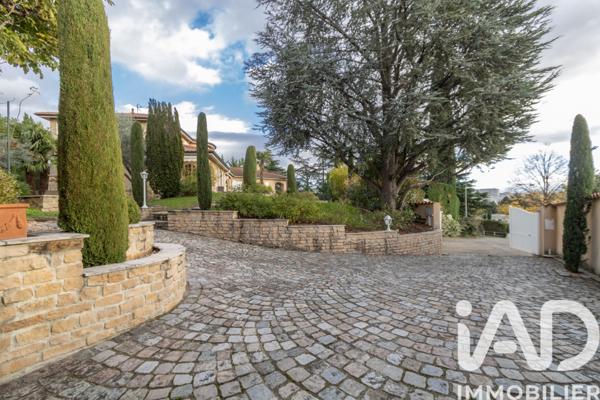 Maison à vendre 8 pièces 284 m² Saint-Priest