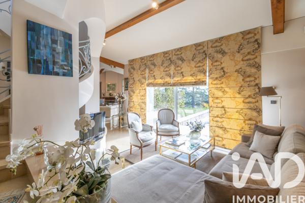 Maison à vendre 8 pièces 284 m² Saint-Priest