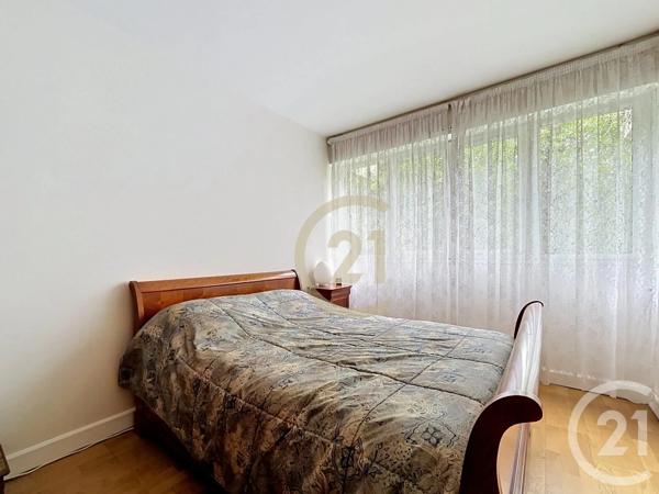 Appartement F2 à vendre  2 pièces - 54 m 2   LE CHESNAY  - 78