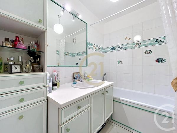 Appartement F2 à vendre  2 pièces - 54 m 2   LE CHESNAY  - 78