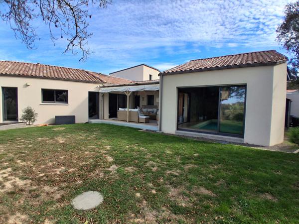 Maison Saint Vincent Sur Jard 6 pièce(s) 135 m2