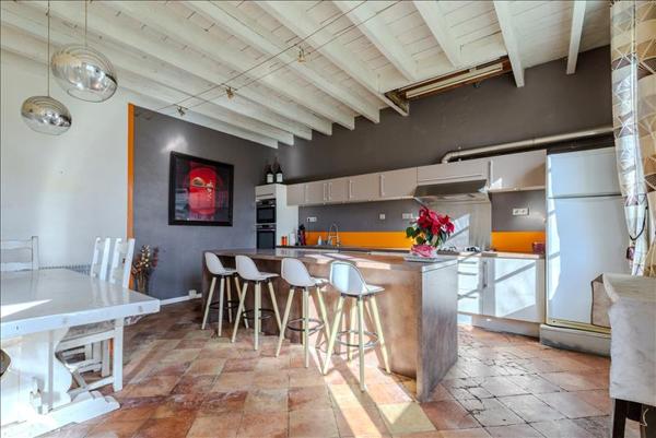 Maison à vendre |  Coutras |  7 pièces | 165 m²