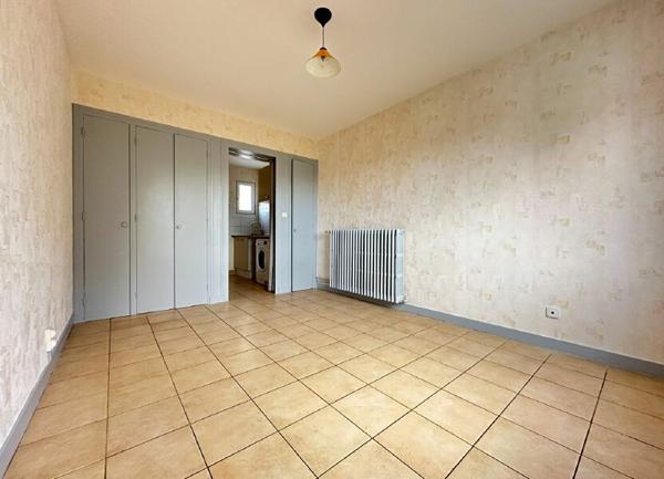 Appartement à vendre    1 pièce •  Royan