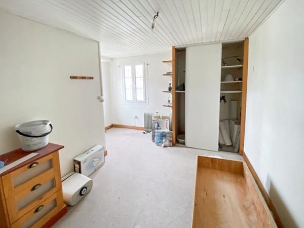 Dpt Landes (40), à vendre AIRE SUR L'ADOUR immeuble d'angle de 43 m² habitables