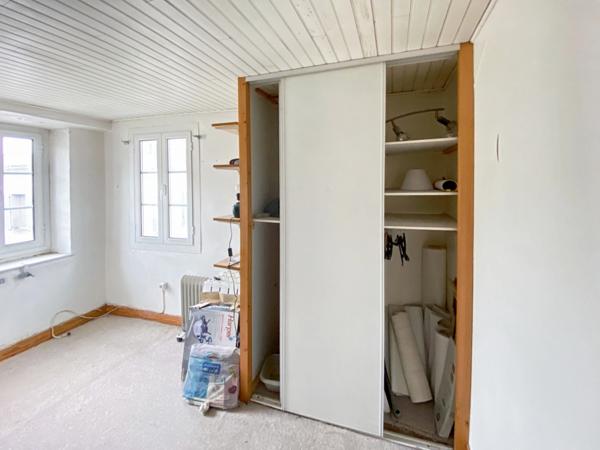 Dpt Landes (40), à vendre AIRE SUR L'ADOUR immeuble d'angle de 43 m² habitables