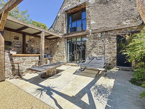 Maison en pierre rénovée à vendre à Saint-Géréon - Charme et confort, 4 chambres, à deux pas de la gare !