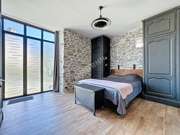 Maison en pierre rénovée à vendre à Saint-Géréon - Charme et confort, 4 chambres, à deux pas de la gare !