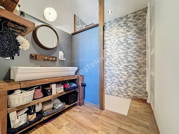 Maison en pierre rénovée à vendre à Saint-Géréon - Charme et confort, 4 chambres, à deux pas de la gare !