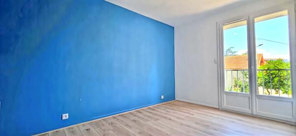 GUILHERAND-GRANGES – Appartement 5 pièces avec balcon, garage et cave