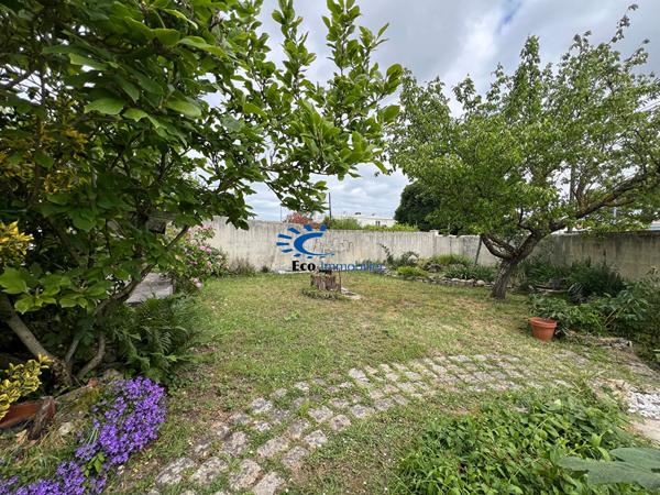 LA ROCHELLE MAISON 120 M² ENVIRON 3 CHAMBRES ATELIER + JARDIN La rochelle LA ROCHELLE MAISON 120 M² ENVIRON 3 CHAMBRES ATELIER + JARDIN La rochelle