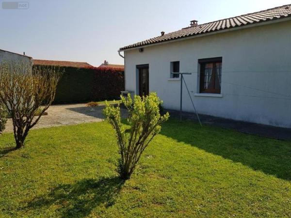 Maison à vendre à Le Gua en Charente-Maritime (17600), ref : Ref 02074