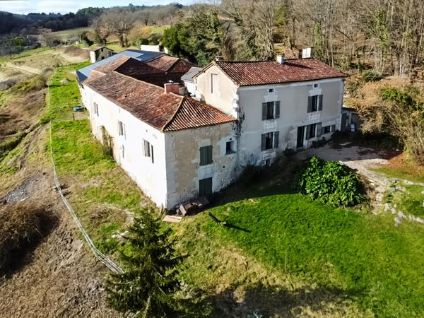 Charmant ensemble en pierre au calme, 10 pièce(s) 234 m2, belle vue sur la campagne
