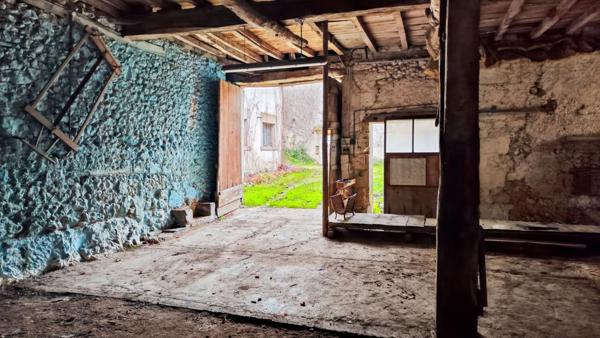 Charmant ensemble en pierre au calme, 10 pièce(s) 234 m2, belle vue sur la campagne