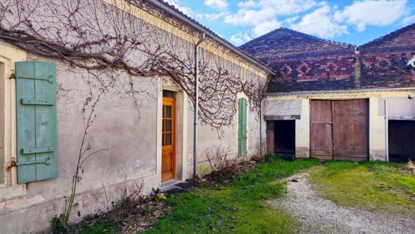 Charmant ensemble en pierre au calme, 10 pièce(s) 234 m2, belle vue sur la campagne