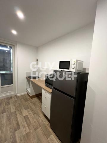 A LOUER au centre de Lyon 8 ème, un T4 avec balcon et parking