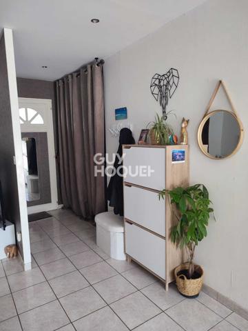 🏡 Maison plain-pied 4 chambres avec piscine – Terrain 1 000 m² – Morestel