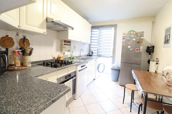 Appartement Pierrefitte Sur Seine 3 pièce(s) 68 m2