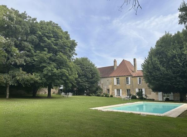 Belle maison de campagne en Périgord pourpre sur un terrain de 3 900m2, LALINDE