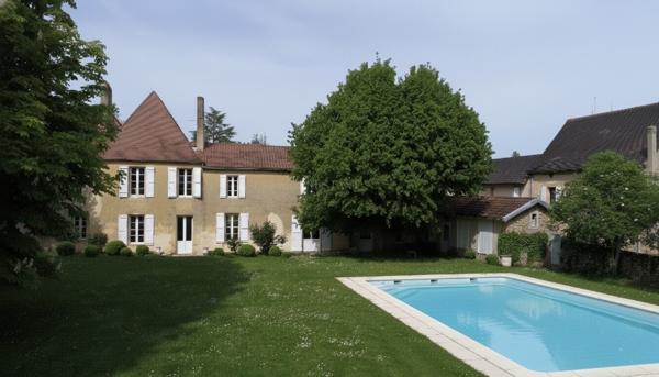 Belle maison de campagne en Périgord pourpre sur un terrain de 3 900m2, LALINDE