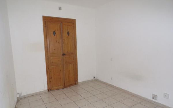 Appartement à vendre    2 pièces • 30,75 m2 La Tour-d'Aigues