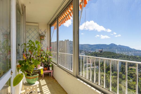 ***MARSEILLE 9EME…RESIDENCE LA ROUVIERE…GRAND T3 TRAVERSANT…POSSIBILITE DE RECREER UNE 3EME CHAMBRE…ETAGE ELEVE…VUE PANORAMIQUE***
