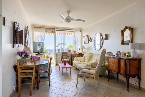 ***MARSEILLE 9EME…RESIDENCE LA ROUVIERE…GRAND T3 TRAVERSANT…POSSIBILITE DE RECREER UNE 3EME CHAMBRE…ETAGE ELEVE…VUE PANORAMIQUE***