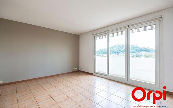 Appartement à vendre    3 pièces • 65 m2 Laon