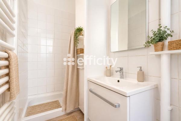 Appartement
         1 pièce
        - 23 m² 230 000 € *