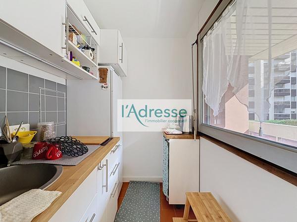 ESTEREL - BALCON - BIEN EXPOSE - SANS VIS A VIS