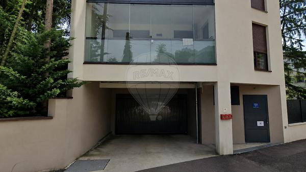 Stationnement à vendre - Rillieux-la-Pape, Rhône - 69