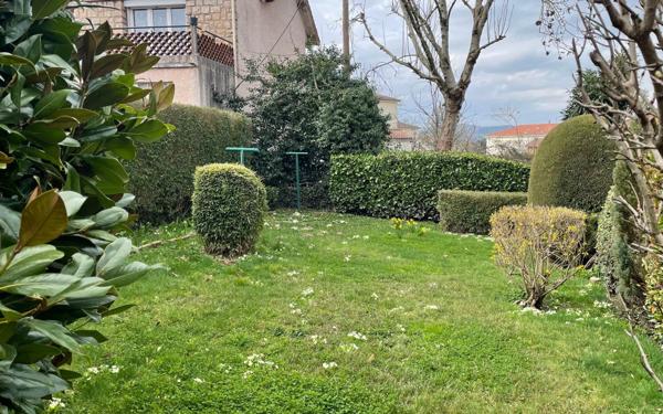 Maison à vendre    4 pièces •  Le Chambon-Feugerolles