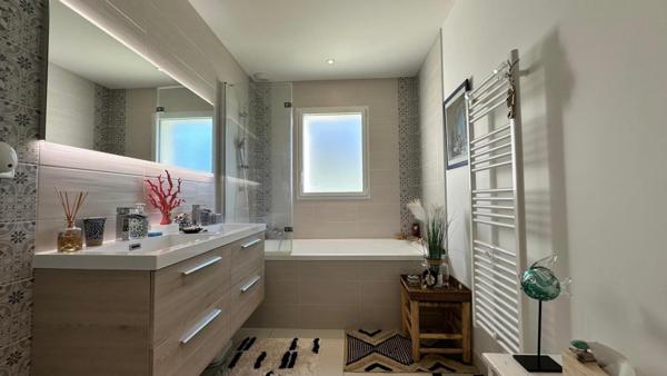 Villa contemporaine récente de 140 m²