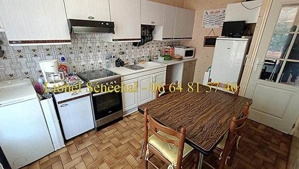 Maison à rénover de 9 pièces de 95 m2 dans un secteur  calme et recherché à La Chapelle Saint Aubin 95 m2