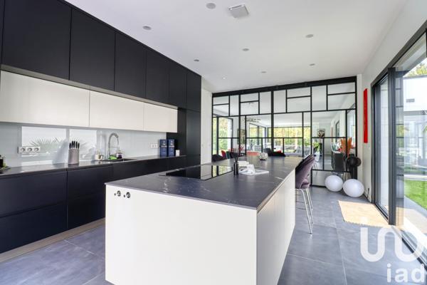 Maison à vendre 7 pièces 300 m² Lamorlaye