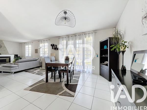 Maison à vendre 7 pièces 132 m² Fontenay-Trésigny