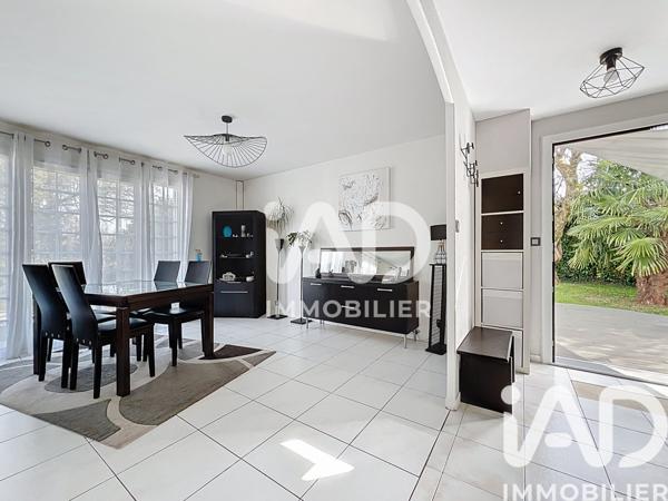 Maison à vendre 7 pièces 132 m² Fontenay-Trésigny