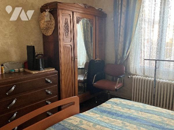 Maison comprenant 4 chambres dont une avec entrée particulière