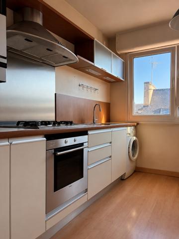 QUIMPER – APPARTEMENT T3 AVEC BALCON, BELLE VUE DEGAGEE ET PARKING PRIVATIF Quimper (29000)