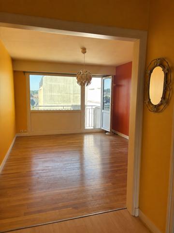 QUIMPER – APPARTEMENT T3 AVEC BALCON, BELLE VUE DEGAGEE ET PARKING PRIVATIF Quimper (29000)