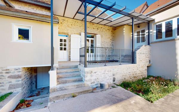 Maison à louer    5 pièces • 126,41 m2 Saint-Denis-de-Vaux