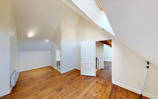 Maison à louer    5 pièces • 126,41 m2 Saint-Denis-de-Vaux