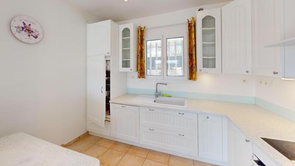 Maison indépendante 4 chambres- piscine- au calme absolu