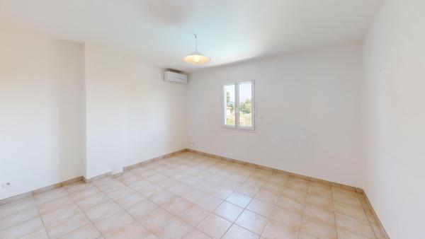 Maison indépendante 4 chambres- piscine- au calme absolu