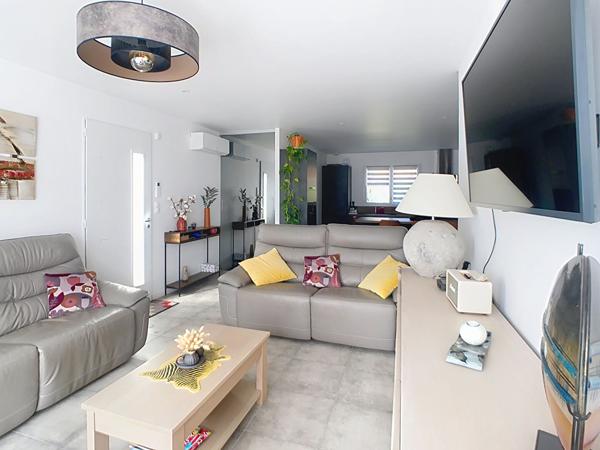 À vendre, Maison contemporaine de plain pied, 3 chambres, garage, sous garantie décennale, située à Angles (85750), à 1à minutes de l'Océan