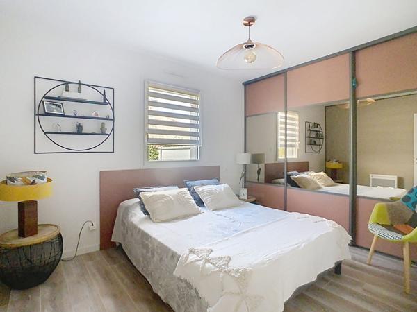 À vendre, Maison contemporaine de plain pied, 3 chambres, garage, sous garantie décennale, située à Angles (85750), à 1à minutes de l'Océan