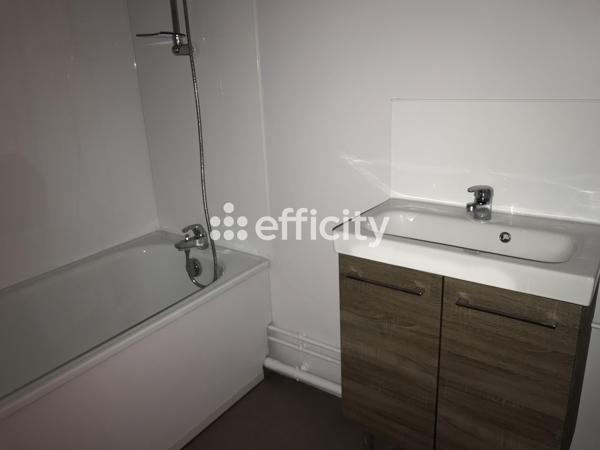 Appartement
         4 pièces
        - 80 m² Exclusivité 170 000 € *
