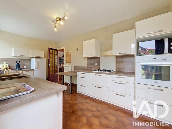 Maison à vendre 7 pièces 164,67 m² Saint-Julien-du-Sault