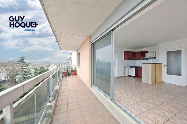 2 pièces - Terrasse - Parking - Cave - Ascenseur